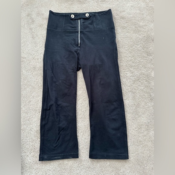 Black high waisted Freddy capris - Picture 1 of 3